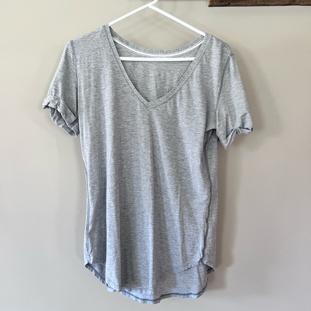 Lululemon Love Tee V Neck Short Sleeve Cotton Tee Shirt Heathered Core Grey